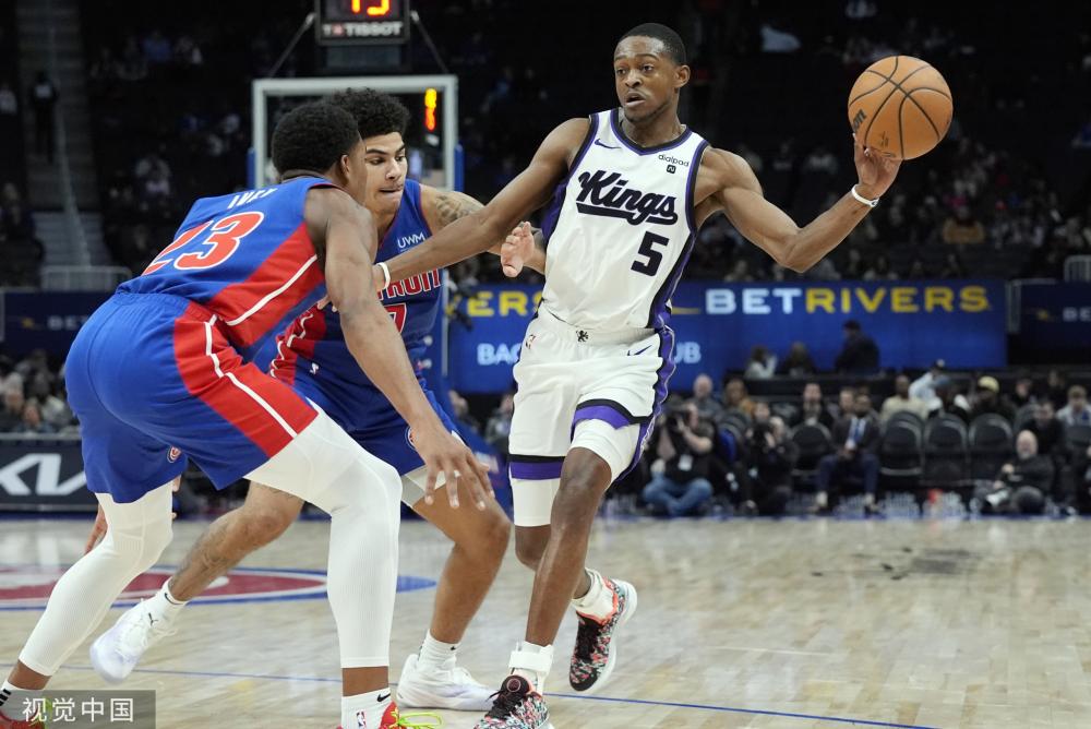 吸引众多足 吸引众多足