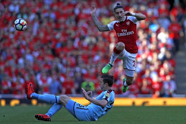 以其深厚的 以其深厚的